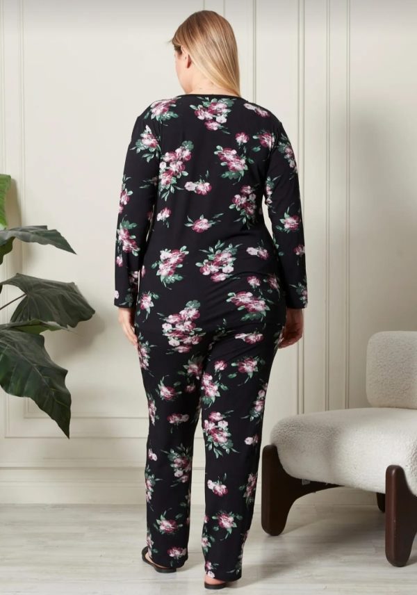 Çiçek Desenli Yakası Dantelli Düğmeli Büyük Beden Siyah Pijama Takımı - Görsel 6
